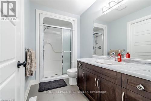 25 - 7 Gibson Place, St. Catharines, ON - Indoor Photo Showing Bathroom