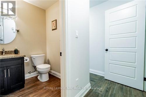 25 - 7 Gibson Place, St. Catharines, ON - Indoor Photo Showing Bathroom