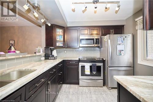 7 - 50 Lakeshore Road, St. Catharines, ON - Indoor Photo Showing Kitchen