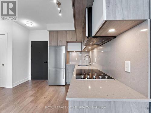 940 - 25 Adra Grado Way, Toronto (Bayview Village), ON - Indoor Photo Showing Kitchen