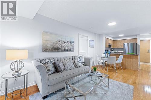 205 - 503 Beecroft Road, Toronto (Willowdale West), ON - Indoor Photo Showing Living Room