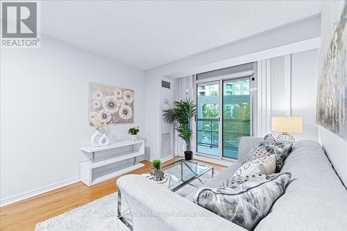 205 - 503 Beecroft Road, Toronto (Willowdale West), ON - Indoor Photo Showing Living Room