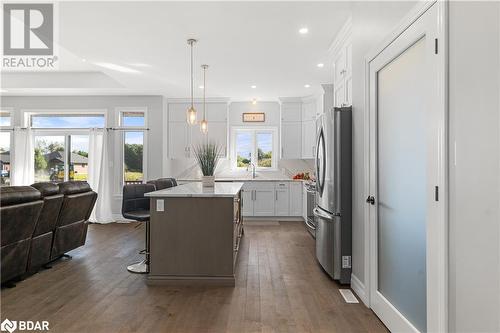 151 Cherrywood Parkway, Napanee, ON - Indoor Photo Showing Kitchen With Upgraded Kitchen