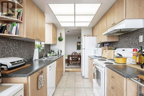 606 - 133 Torresdale Avenue, Toronto (Westminster-Branson), ON - Indoor Photo Showing Kitchen With Double Sink