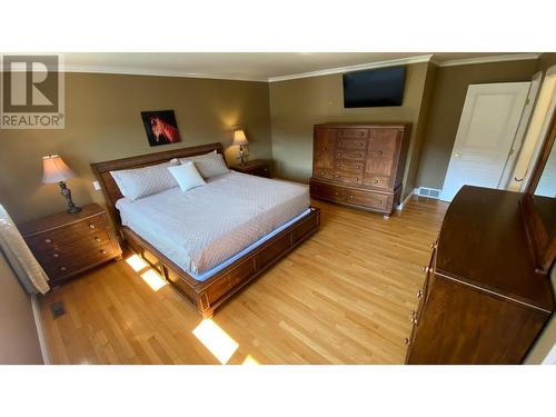 4580 Iron Mountain Road, Merritt, BC - Indoor Photo Showing Bedroom