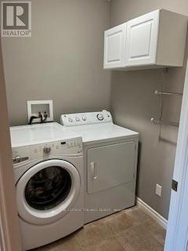 32 - 960 Bitterbush Crescent, London, ON - Indoor Photo Showing Laundry Room