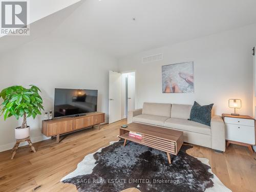 58A Tecumseth Street, Toronto, ON - Indoor Photo Showing Living Room