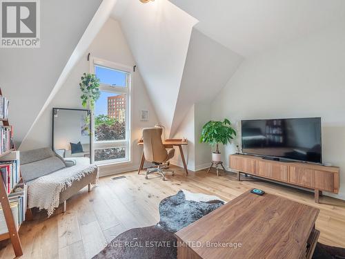 58A Tecumseth Street, Toronto, ON - Indoor Photo Showing Living Room