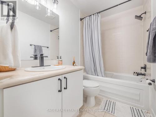 58A Tecumseth Street, Toronto, ON - Indoor Photo Showing Bathroom