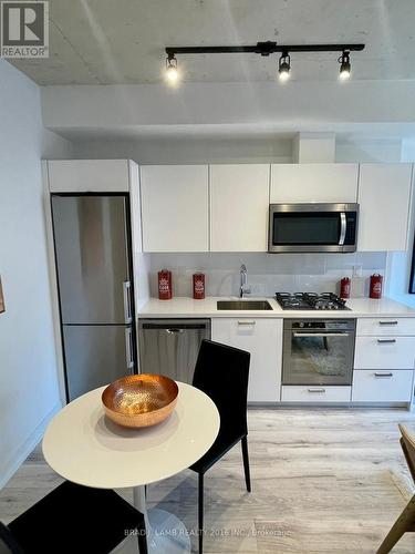 411 - 55 Ontario Street, Toronto, ON - Indoor Photo Showing Kitchen With Stainless Steel Kitchen With Upgraded Kitchen