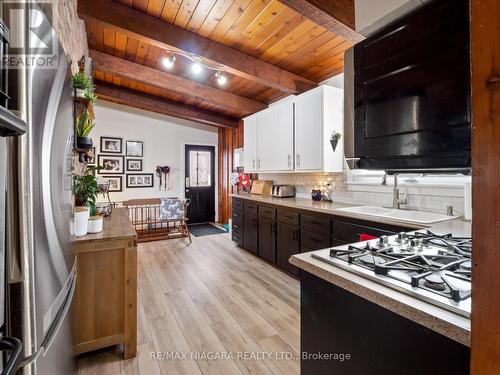 320 Albany Street, Fort Erie, ON - Indoor Photo Showing Kitchen