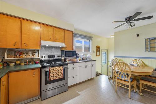 929 Upper Ottawa Street, Hamilton, ON - Indoor Photo Showing Kitchen