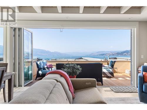 3350 Watt Road Unit# 3, Kelowna, BC - Indoor With Body Of Water