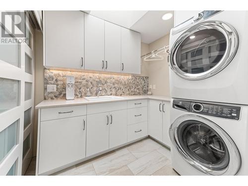 3350 Watt Road Unit# 3, Kelowna, BC - Indoor Photo Showing Laundry Room