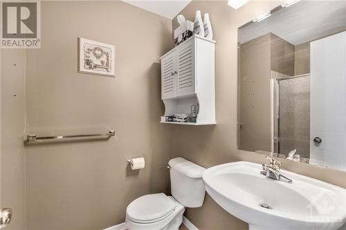 2257 Esprit Drive, Ottawa, ON - Indoor Photo Showing Bathroom