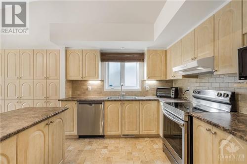 2257 Esprit Drive, Ottawa, ON - Indoor Photo Showing Kitchen With Double Sink