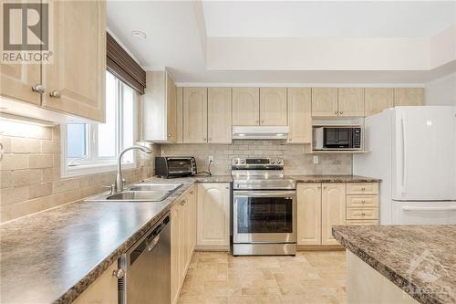 2257 Esprit Drive, Ottawa, ON - Indoor Photo Showing Kitchen With Double Sink