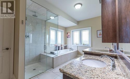 11 Alexander Boulevard, Haldimand, ON - Indoor Photo Showing Bathroom