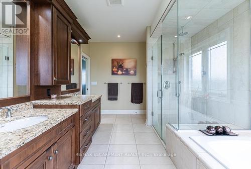 11 Alexander Boulevard, Haldimand, ON - Indoor Photo Showing Bathroom