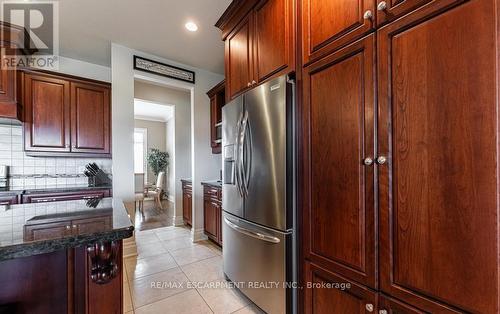 11 Alexander Boulevard, Haldimand, ON - Indoor Photo Showing Kitchen