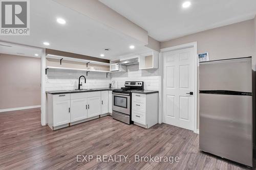 8435 Kelsey Crescent, Niagara Falls, ON - Indoor Photo Showing Kitchen