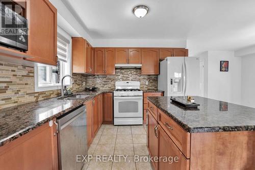 8435 Kelsey Crescent, Niagara Falls, ON - Indoor Photo Showing Kitchen With Double Sink