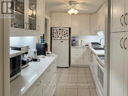 1203 - 1580 Mississauga Valley Boulevard, Mississauga, ON - Indoor Photo Showing Kitchen