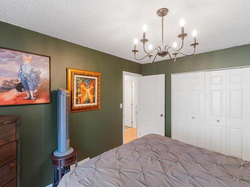 341 Waddington Drive, Kamloops, BC - Indoor Photo Showing Bedroom