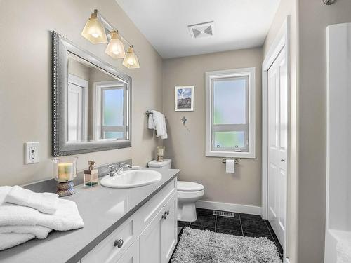 3745 Navatanee Drive, Kamloops, BC - Indoor Photo Showing Bathroom