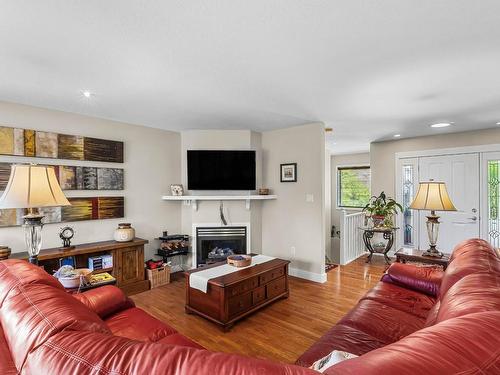 3745 Navatanee Drive, Kamloops, BC - Indoor Photo Showing Living Room With Fireplace