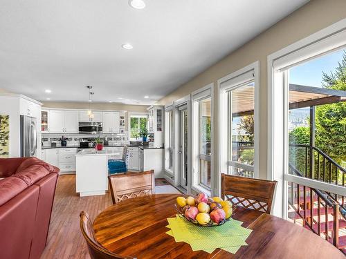 3745 Navatanee Drive, Kamloops, BC - Indoor Photo Showing Dining Room