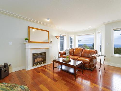 2355 Regent Place, Kamloops, BC - Indoor Photo Showing Living Room With Fireplace