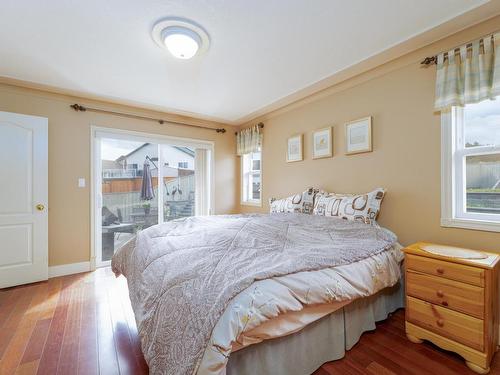 2355 Regent Place, Kamloops, BC - Indoor Photo Showing Bedroom