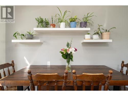 2087 Sunnycrest Ave, Kamloops, BC - Indoor Photo Showing Dining Room