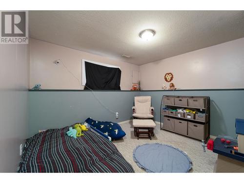 2087 Sunnycrest Ave, Kamloops, BC - Indoor Photo Showing Bedroom