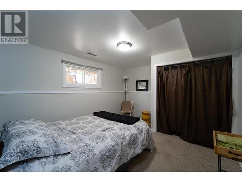 2087 Sunnycrest Ave, Kamloops, BC - Indoor Photo Showing Bedroom