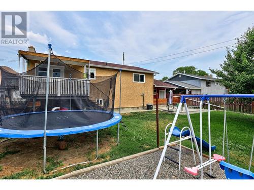 2087 Sunnycrest Ave, Kamloops, BC - Outdoor With Backyard With Exterior