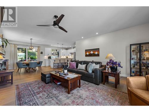 2126 Lupin Court, Kamloops, BC - Indoor Photo Showing Living Room