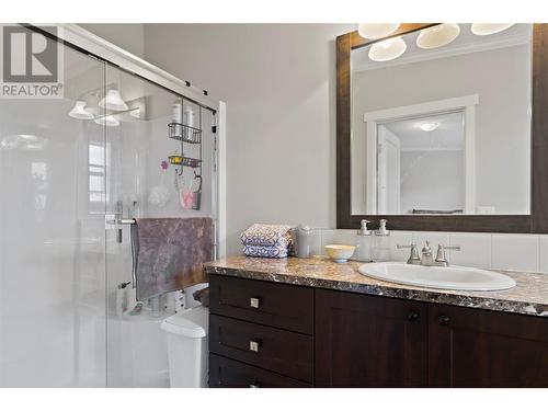 2960 30 Street Ne, Salmon Arm, BC - Indoor Photo Showing Bathroom