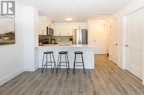 101 - 4 Kimberly Lane, Collingwood, ON - Indoor Photo Showing Kitchen