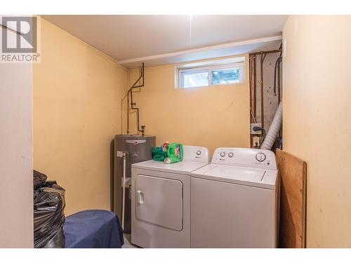 9-1605 Summit Drive, Kamloops, BC - Indoor Photo Showing Laundry Room