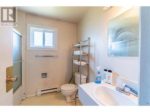 9-1605 Summit Drive, Kamloops, BC - Indoor Photo Showing Bathroom