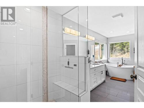 1559 Westerdale Drive, Kamloops, BC - Indoor Photo Showing Bathroom