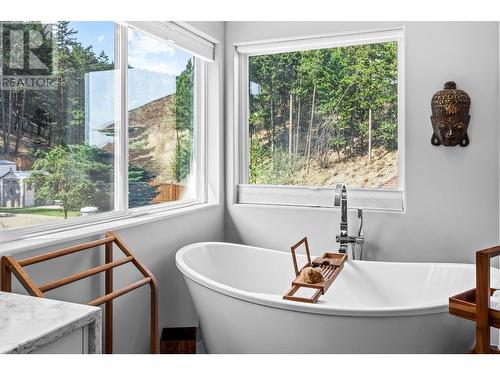 1559 Westerdale Drive, Kamloops, BC - Indoor Photo Showing Bathroom