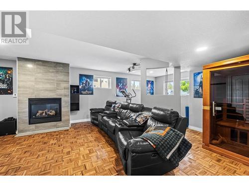 1559 Westerdale Drive, Kamloops, BC - Indoor Photo Showing Living Room With Fireplace