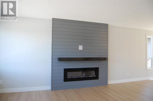 2173 Galore Cres, Kamloops, BC - Indoor Photo Showing Living Room With Fireplace