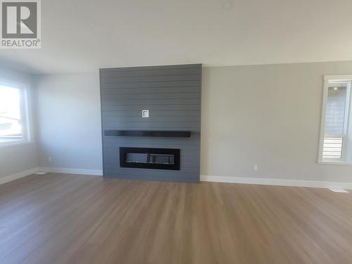 2173 Galore Cres, Kamloops, BC - Indoor Photo Showing Living Room With Fireplace