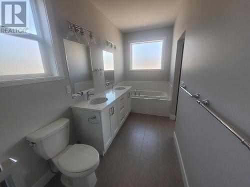 2173 Galore Cres, Kamloops, BC - Indoor Photo Showing Bathroom