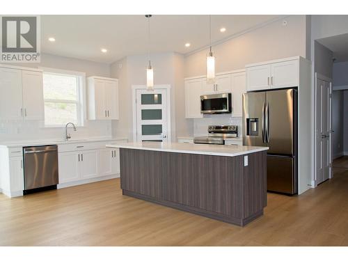 2173 Galore Cres, Kamloops, BC - Indoor Photo Showing Kitchen With Upgraded Kitchen