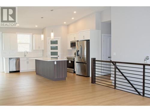 2173 Galore Cres, Kamloops, BC - Indoor Photo Showing Kitchen With Upgraded Kitchen